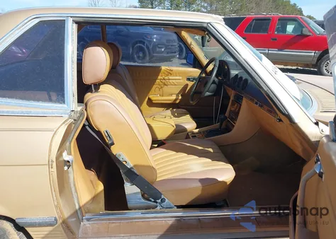 1984 Mercedes-Benz 380 Sl z USA, uszkodzony, nr VIN WDBBA45AXEA012235